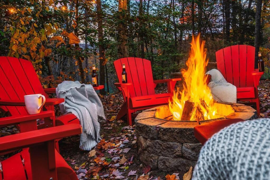 Honeymoon View, Firepit, Hottub, 2 Master Ensuites Sevierville Exterior photo